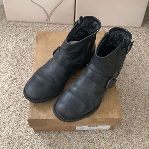 Born Black bootie size 7